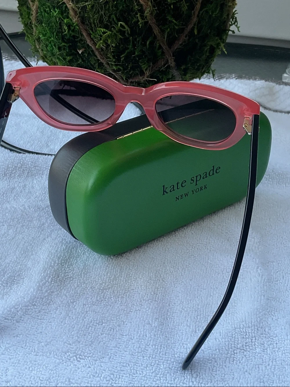 kate spade Pink Gradient Oversized Cat-Eye Sunglasses